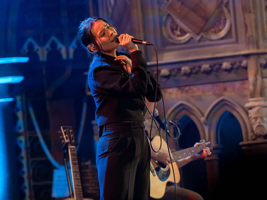 Mitski - 2023 - Union Chapel London - Raph Pour-Hashemi