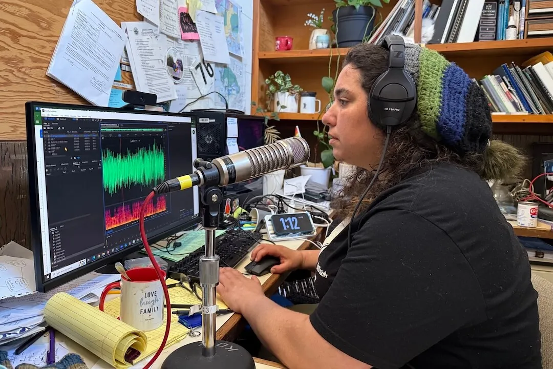 Sembra che ci siamo dimenticati, ha detto il sindaco di Kotzebue Derek Haviland-Lie, che in precedenza era direttore delle notizie e annunciatore di KOTZ. The disproportionate impact the cuts will have on rural areas fuels a broader sense that rural Alaska often gets the short end of the stick some residents said. Sono tutti preoccupati. È un'ancora di salvezza, mi ha detto il sindaco del distretto artico nordoccidentale Dickie Moto.' width='1080' height='720' title=