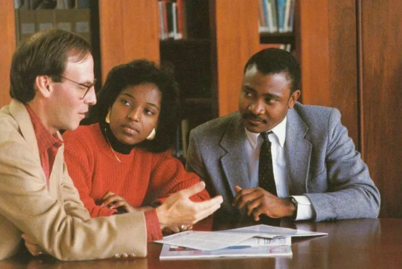 Aos 50 anos, Poynter não tem hall da fama. Se assim fosse, esses 12 ex-alunos estariam nele' width='800' height='535' title=