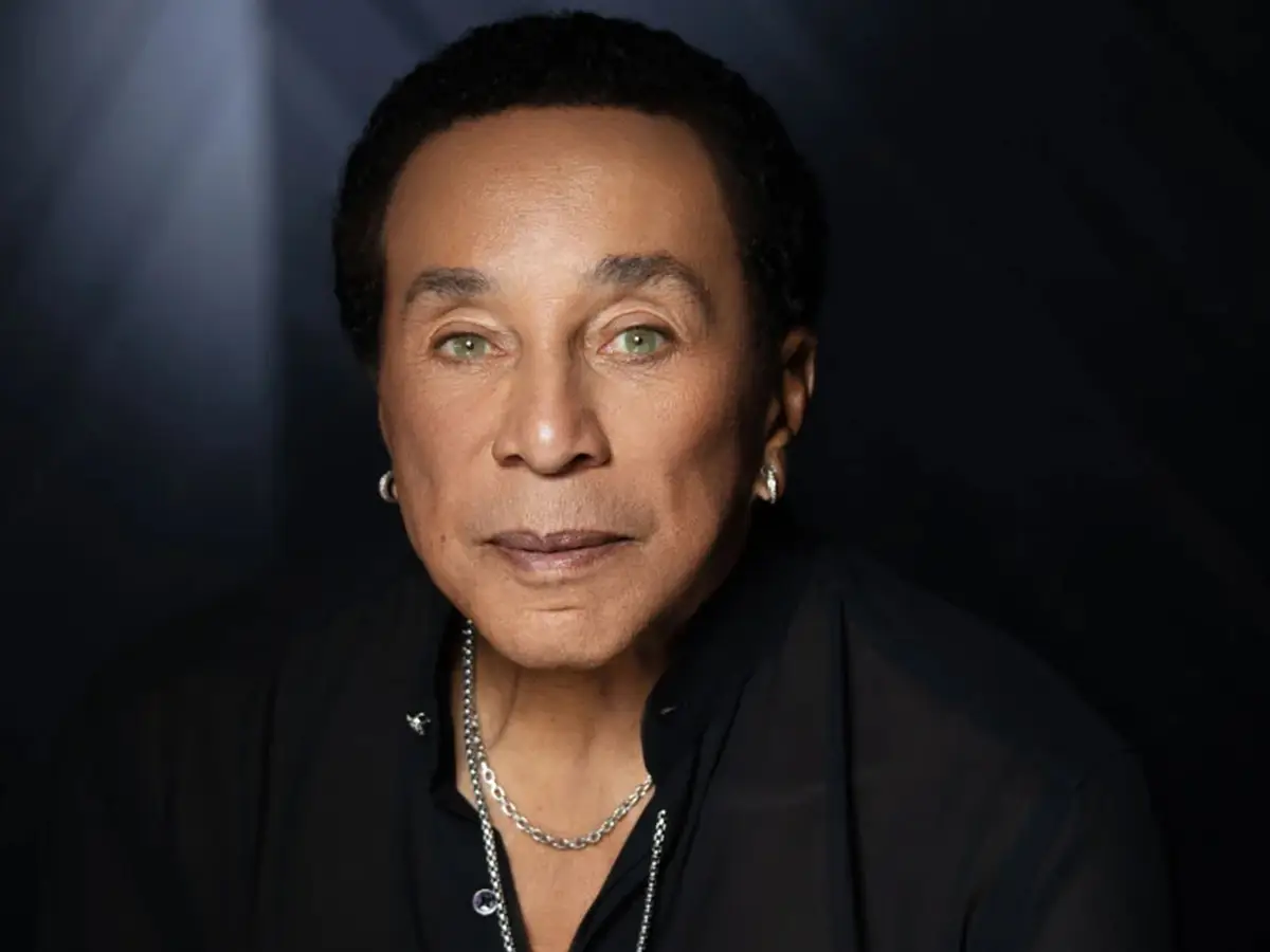 Smokey Robinson - Signer - Musician - 2025