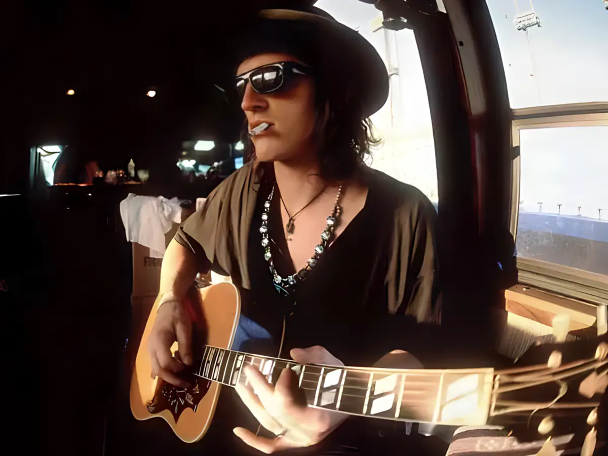 Izzy Stradlin - Jeffrey Dean Isbell - Musician - Guns N