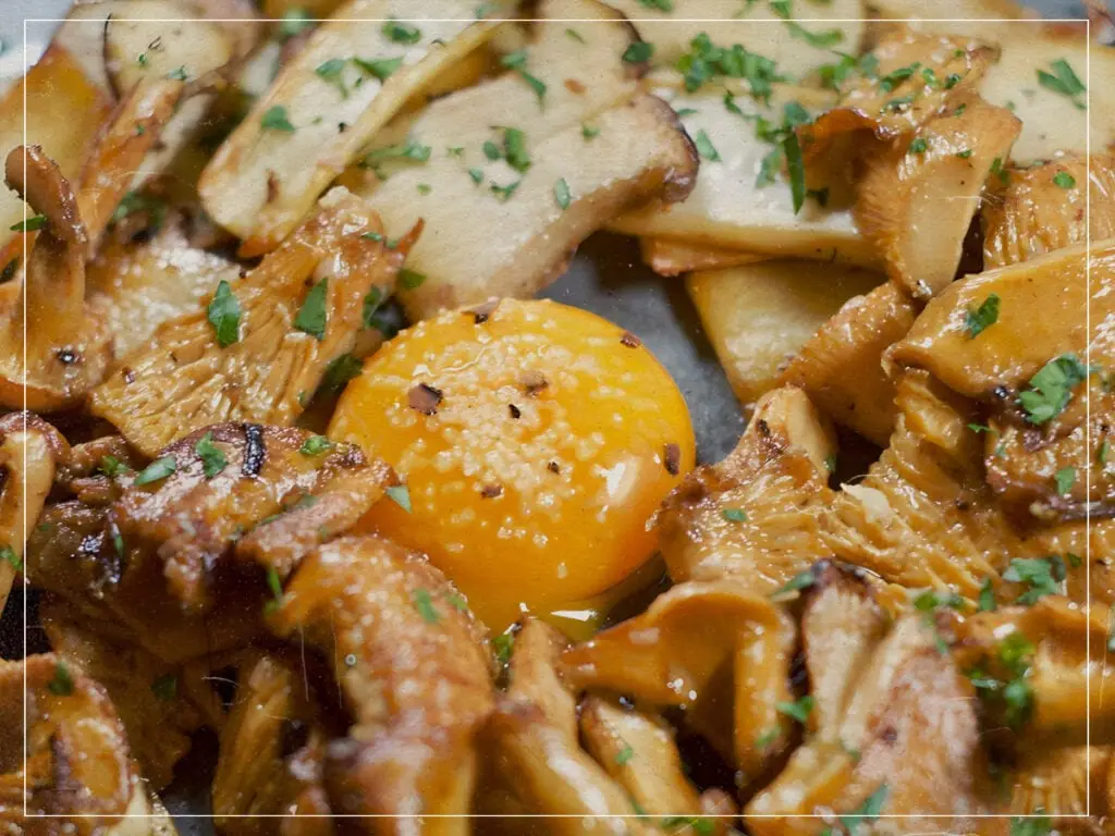 Seared wild mushrooms and foie gras, San Sebastián (Spain)