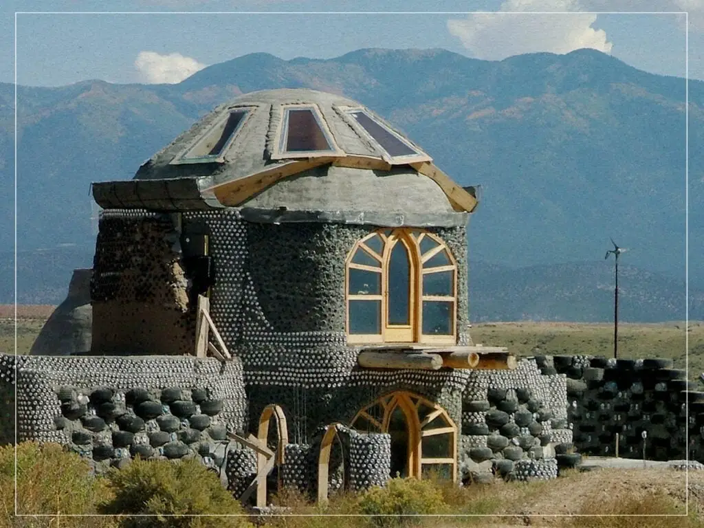 The surreal beauty of New Mexico’s desert Earthships - Far Out Magazine 03