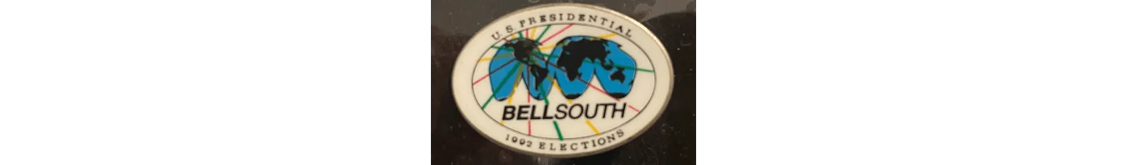 Uma breve história da mídia por meio de distintivos de convenções políticas' width='1632' height='240' title=