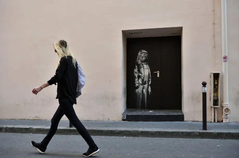 Banksys tributo às vítimas de ataques terroristas do teatro Bataclan em Paris