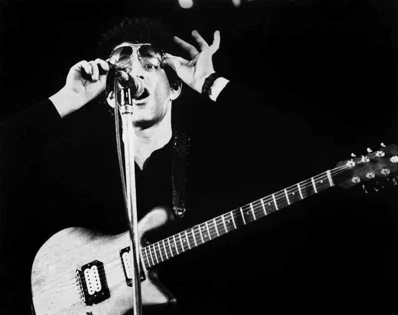 La Biblioteca Pública de Nueva York cuenta con Lou Reed: atrapado entre las estrellas retorcidas