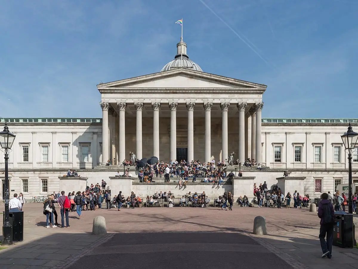 Universidade da Universidade da College em Londres para abrir temporariamente