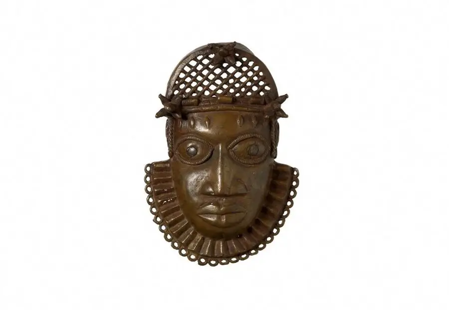 London Museum, que retorna 12 bronzes beninianos na Nigéria