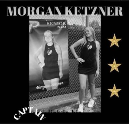 La petite-fille de Ric Flair, Morgan, en tant que capitaine de l'équipe de volley-ball de son lycée