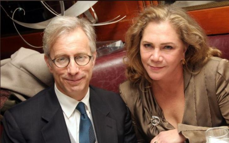 Como é a vida de Jay Weiss atualmente? Tudo sobre o ex-marido de Kathleen Turner