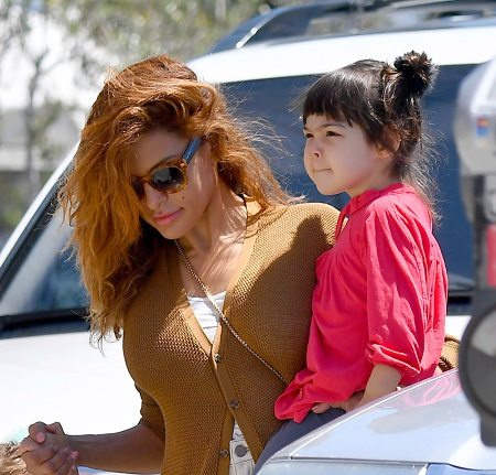 Amada Lee Gosling, filha de Eva Mendes