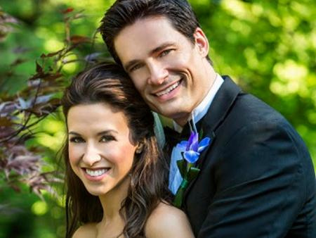 El esposo en pantalla de Lacey Chabert, Warren Christie (1)