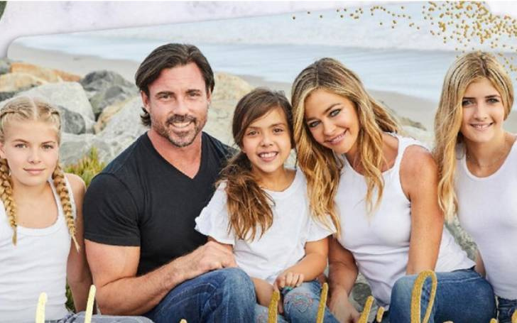 Conheça a filha de Denise Richard, Eloise Joni Richards: deficiência, irmãos, pai