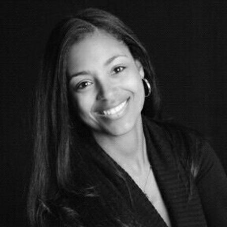   Courtenay Chatman ist kosmetische Gynäkologin bei