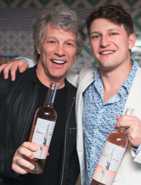 Jesse Bongiovi é sócio de seu pai cantor, Jon Bon Jovi. Juntos, eles são donos do Hampton Water