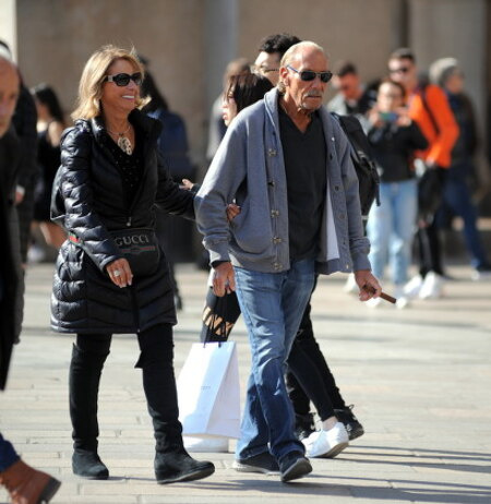   Les con sua moglie Lili