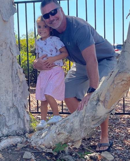   Carey Van Dyke ist Großvater