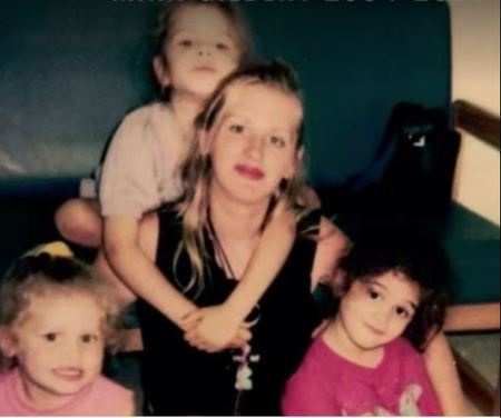 Sherre Gilbert nasceu em Lancaster, Pensilvânia, em 1987. Sua falecida mãe, Mari, trabalhava em um Walmart.