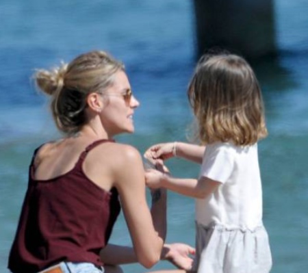 Amaia Salamanca tem dois filhos com o companheiro