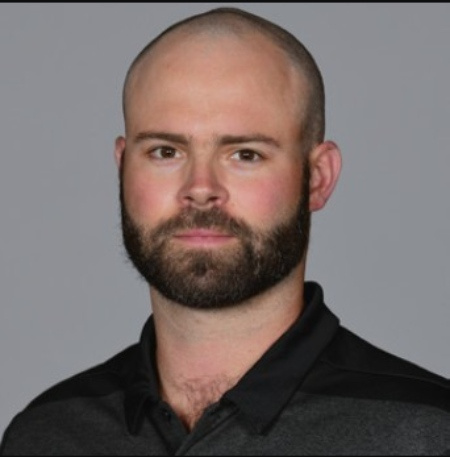 Howard è un manager dei Las Vegas Raiders