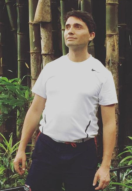   Ale arbeitete im Laufe seiner Karriere in mehreren Unternehmen