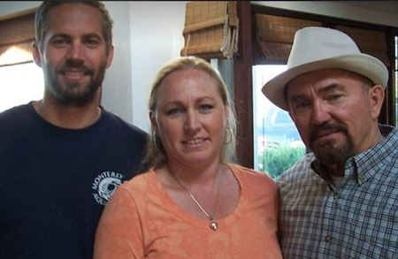 Amie Walker era muito próxima de seu falecido irmão ator, Paul Walker.