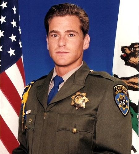 David Sanov, um policial rodoviário da Califórnia.