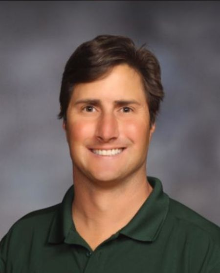 Rhett Broderick, professor de História Mundial baseado em Idaho e professor de História dos EUA.