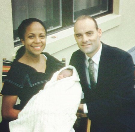   solitudine o'Brien with her mom and dad as a child. 