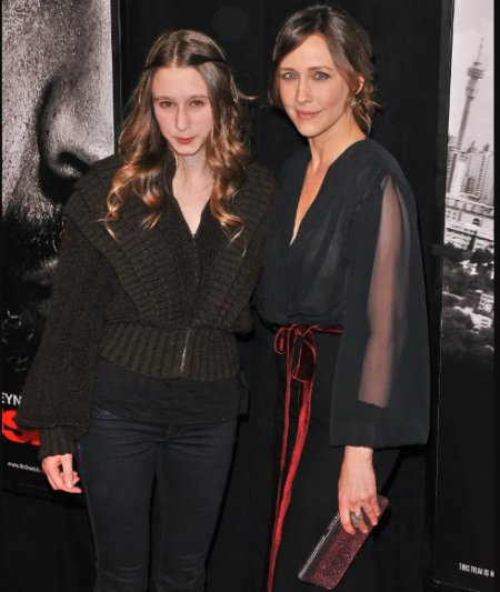 Permitir granja's two daughter works in films