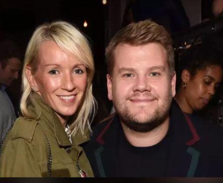 La estrella de Extra With Billy Bush, Julia Carey, con su esposo y presentador James Corden.