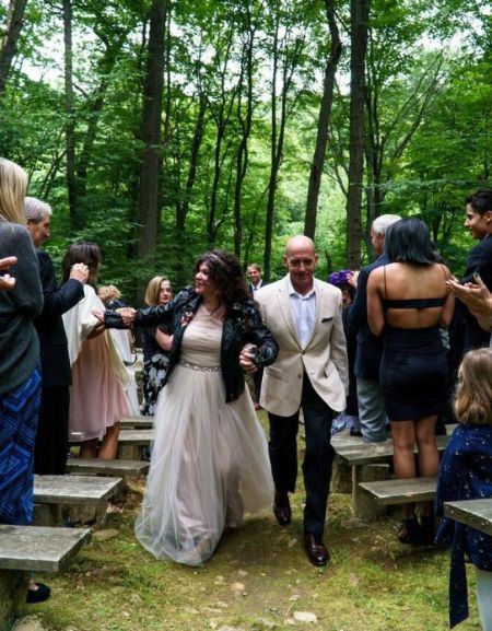   Karen com seu segundo marido Steven Kozlowski no dia do casamento