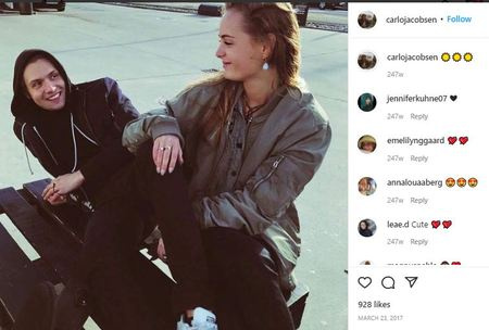   Hace un tiempo, Carl publicó una foto de sí mismo junto con una chica desconocida. Se ha alegado que ella es su novia.
