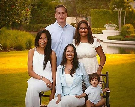 Jamillah Ali avec son mari et ses enfants