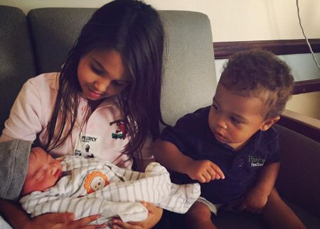 Julius Peppers élève 3 enfants avec sa petite amie de longue date