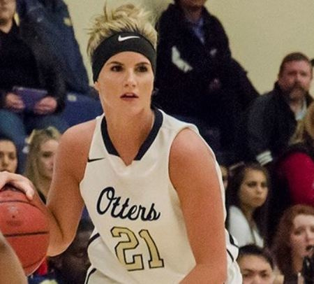 En la escuela secundaria, Jenna Bandy fue dos veces seleccionada para el primer equipo de All-County y All-Conference y fue MVP del equipo y Mejor Jugadora Ofensiva.