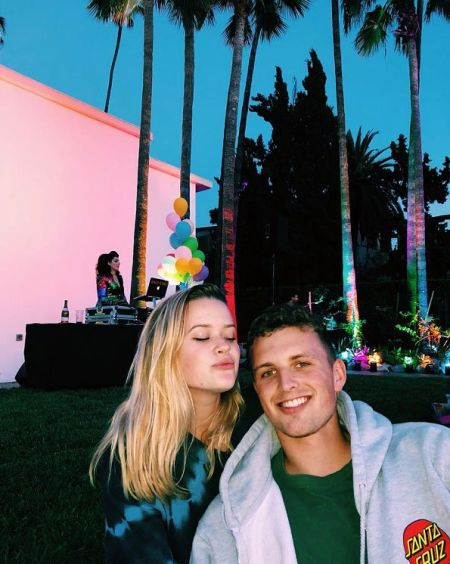   Namorado de Ava Phillippe Owen Mahoney