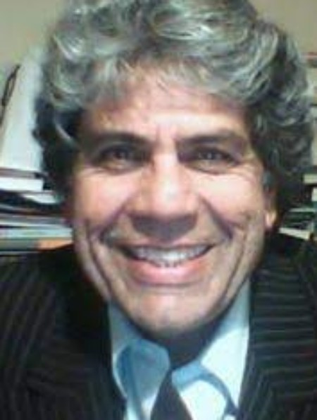 Ali Jamil est actuellement dans la fin des années 70