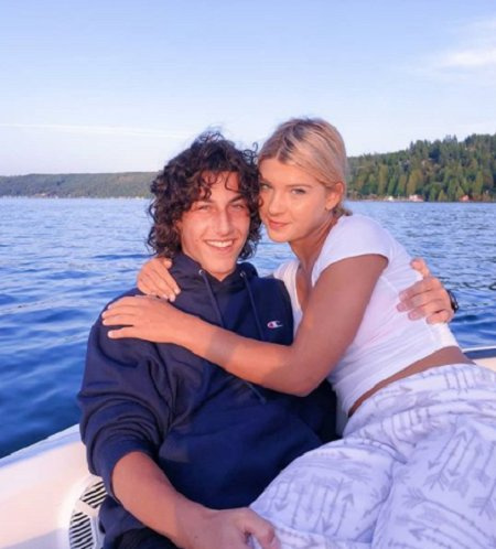 El novio de Phoebe Adele Gates, Chaz Flynn.