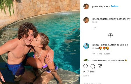 Phoebe Gates está saliendo con su novio Chaz.
