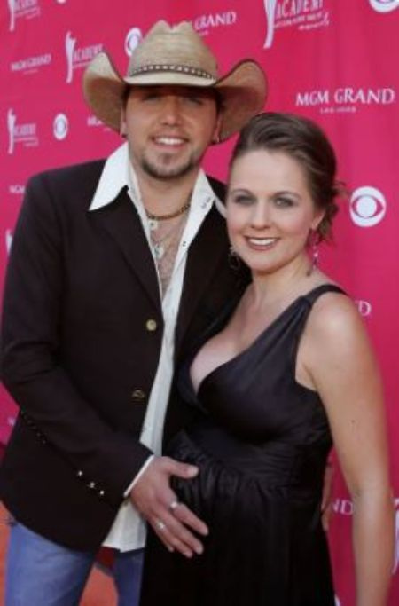 Jessica Alden y su esposo en la 42.a edición anual de los Premios de la Academia de Música Country celebrada en el MGM Grand Garden Arena el 15 de mayo de 2007 en Las Vegas, Nevada.