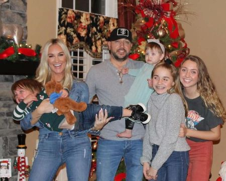 Jessica Aldean y su exmarido's shared are in the right corner