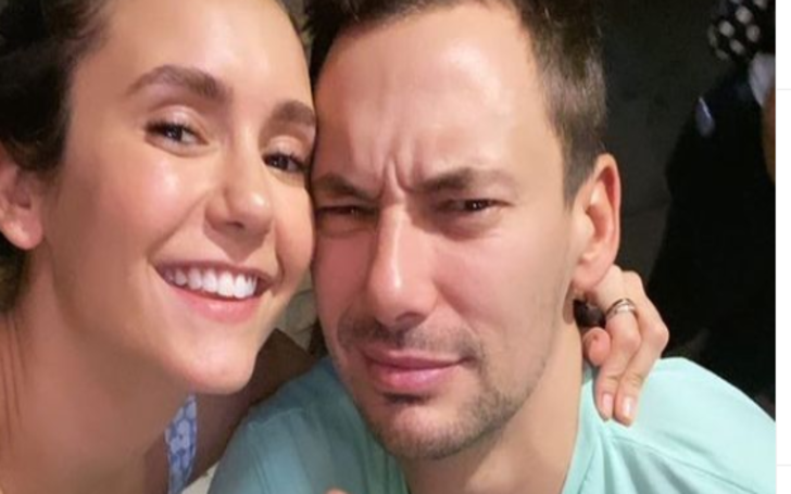 El hermano de Nina Dobrev Alexander Dobrev: biografía, wiki, matrimonio, carrera