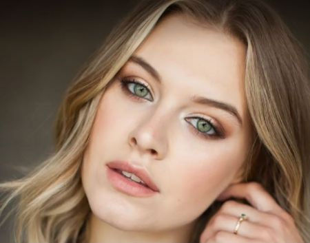 2020 filme 2 Corações atriz Tiera Skovbye.
