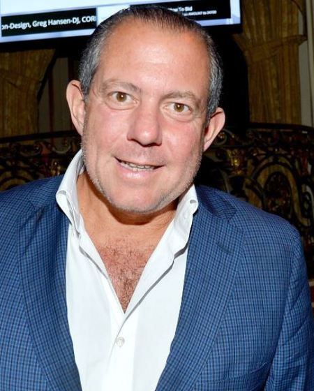   Harry Dubin è il figlio di Richard Dubin ed Elizabeth Dubin.