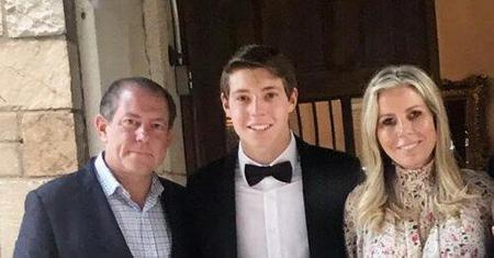   Con la sua ex moglie, Aviva Drescher, Harry ha un figlio, Harrison.