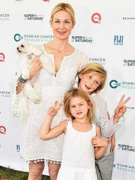 Kelly Rutherford con sus hijos