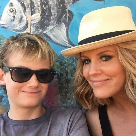 Evan Asher's mother, Jenny McCarthy approached unconventional method for treating his autism