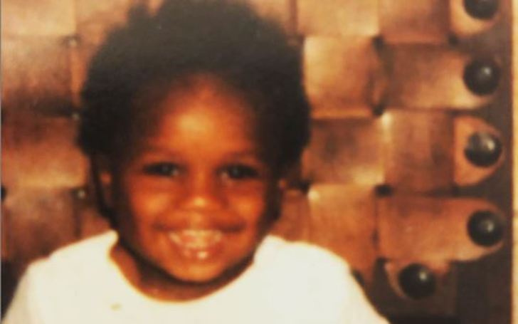   Dentro la vita di Symeon Mooney: figlio del defunto Paul Mooney