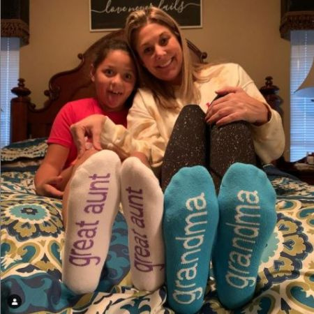 Meu's way of announcing her aunt's pregnancy news
